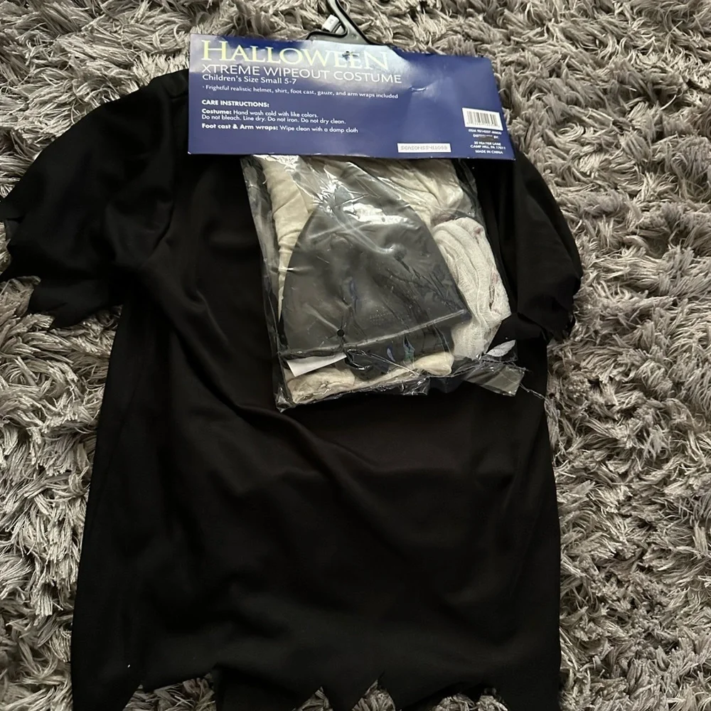 Halloween Costume boy size 5-7 years old